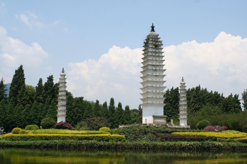 travel to China – explore China's culture, food, and sights on a budget.